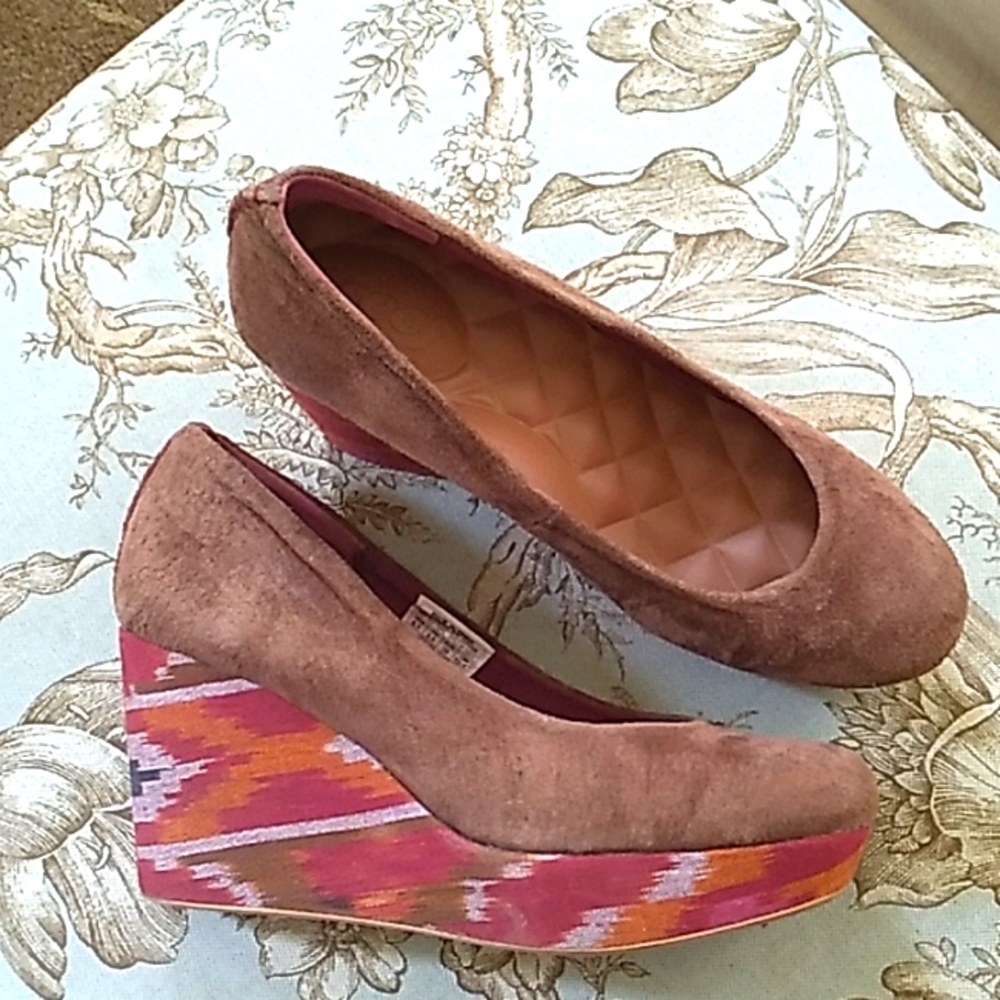 Women's shoes